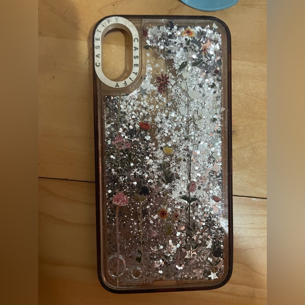Selling used phone case. (Caseify)